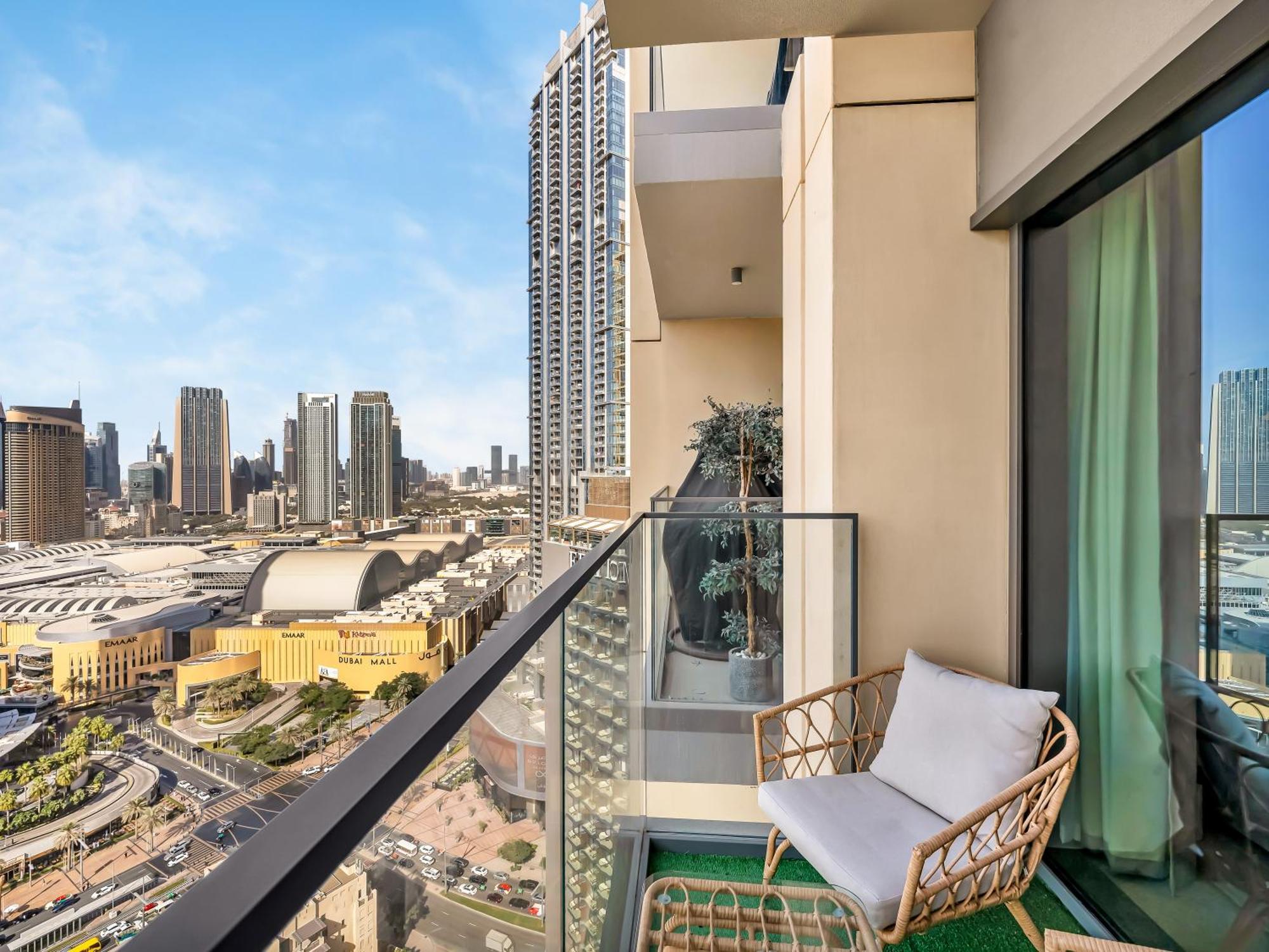 Apartment Luxurious In Burj Royale With Led Burj Khalifa Views Opposite Mall Dubai