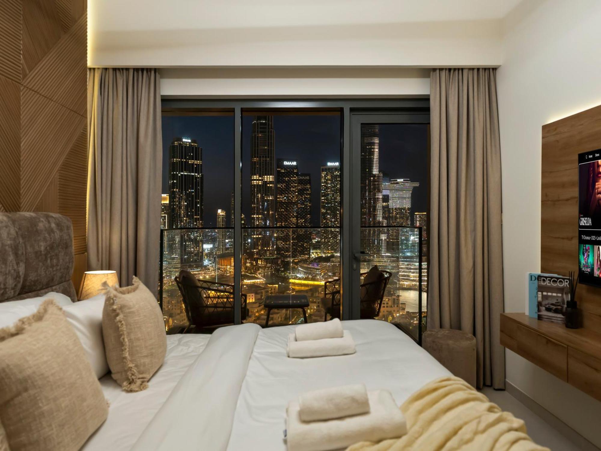 Luxurious In Burj Royale With Led Burj Khalifa Views Opposite Mall Apartment Dubai