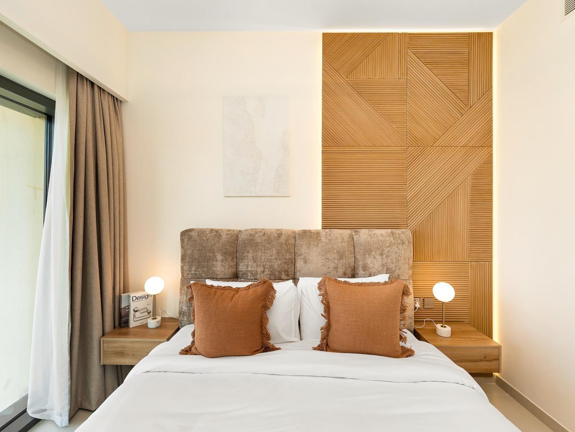 Luxurious In Burj Royale With Led Burj Khalifa Views Opposite Mall Apartment