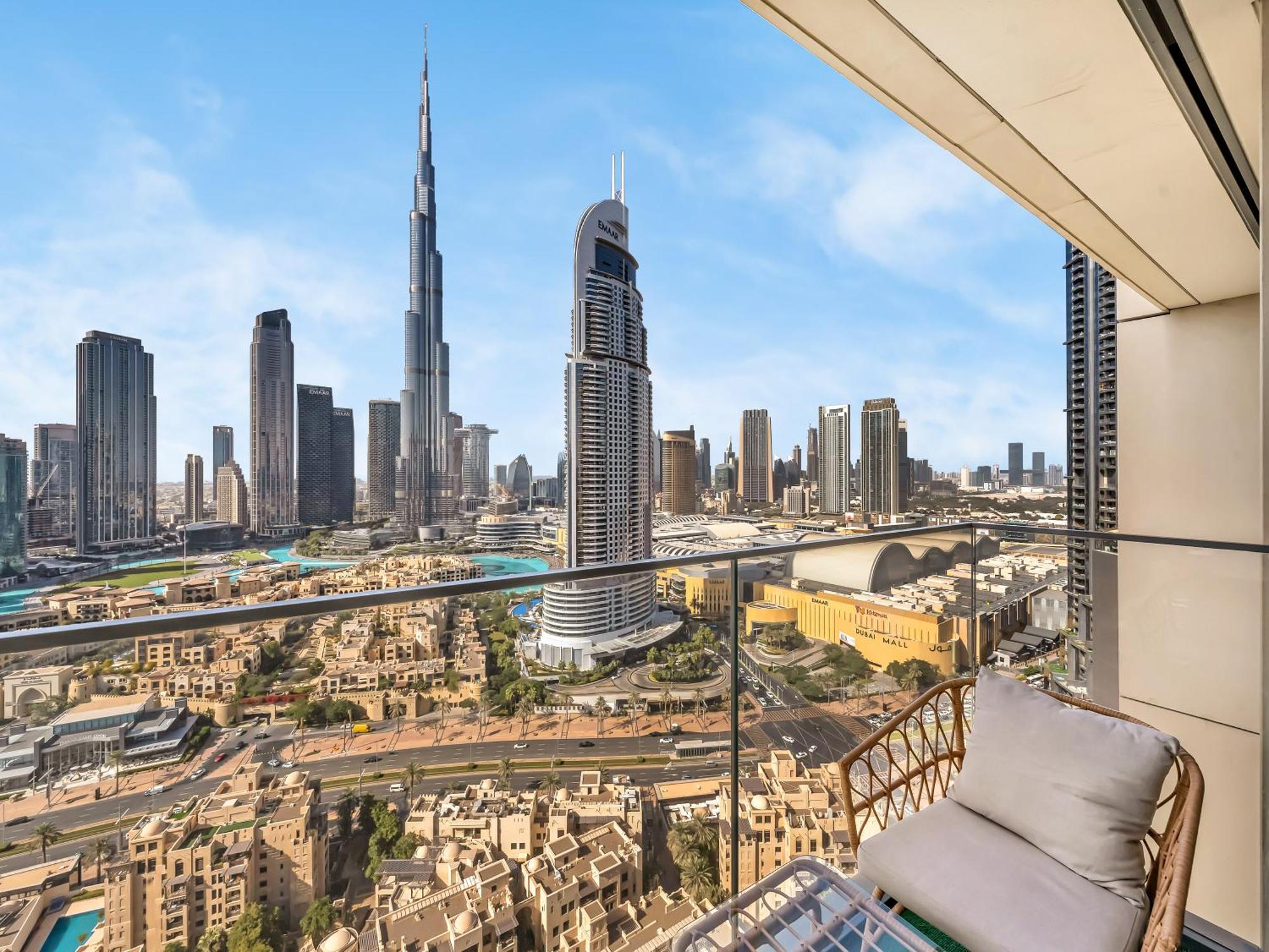 Luxurious In Burj Royale With Led Burj Khalifa Views Opposite Mall Apartment *