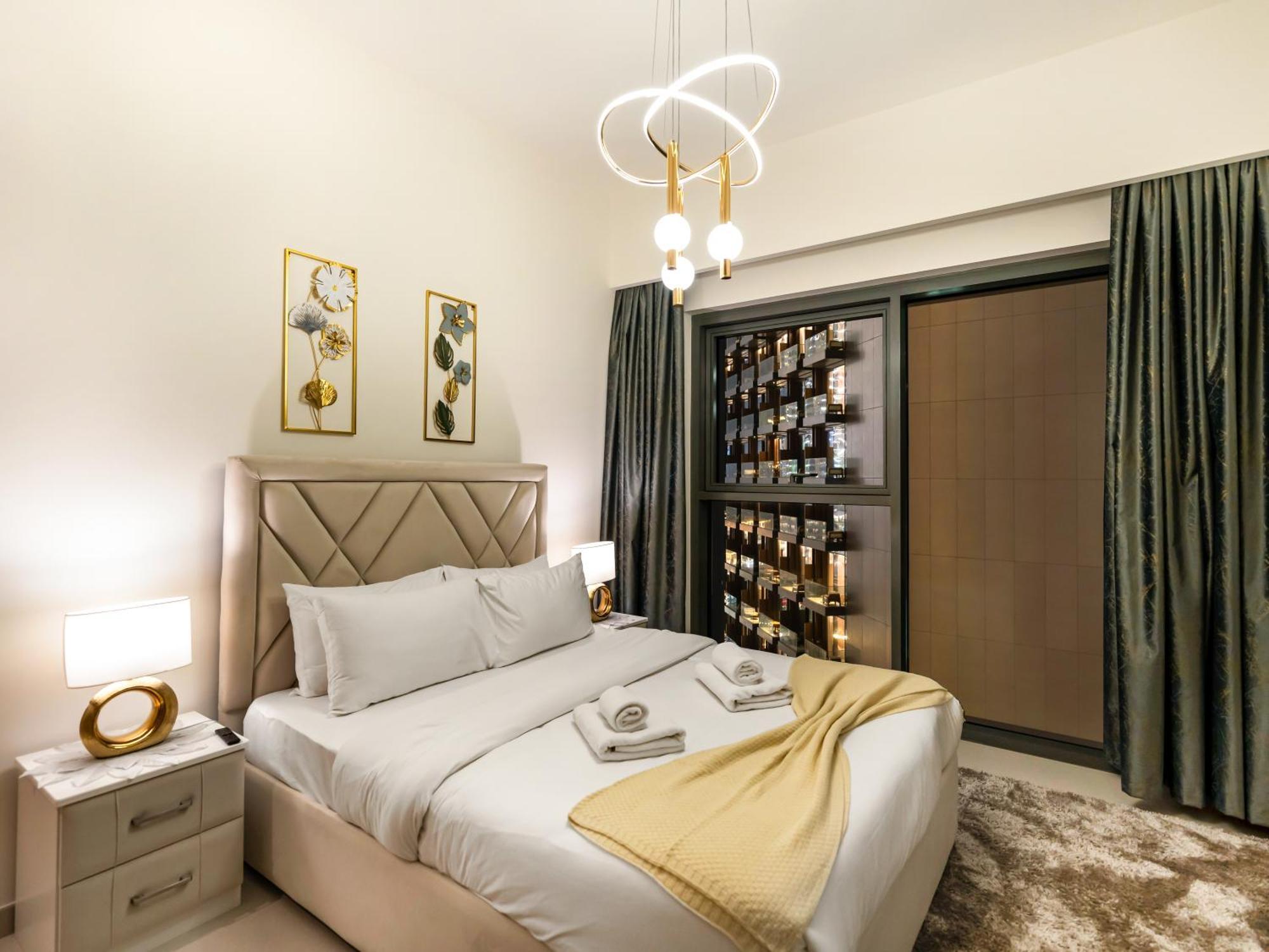 Apartment Luxurious In Burj Royale With Led Burj Khalifa Views Opposite Mall Dubai