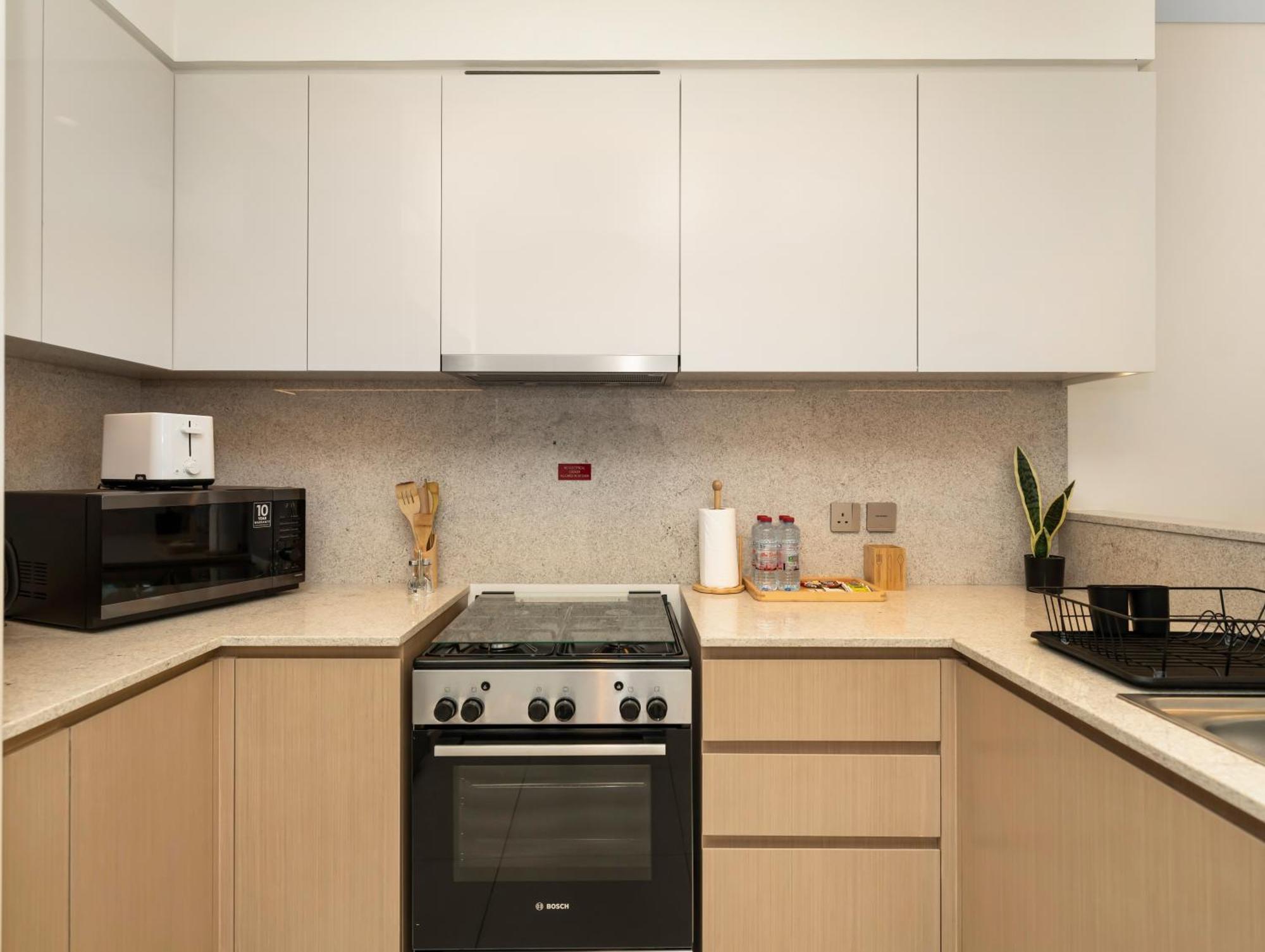 Apartment Luxurious In Burj Royale With Led Burj Khalifa Views Opposite Mall *